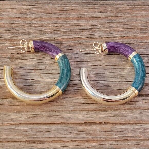 Vintage 1 1/4" Gold Over Sterling Purple and Teal Resin Hoop Earrings - Picture 2 of 6